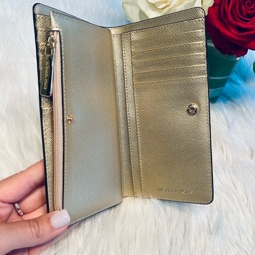 Michael Kors MK Jet Set Travel Luggage Continental Card Holder Wallet - Picture 5 of 8